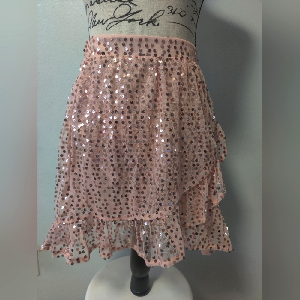 LC Lauren Conrad pink rose gold sequin ruffle mini skirt NWT size medium